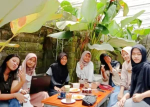 10 Kafe Unik Malang: Menu Lezat, Cocok Nongkrong Lama