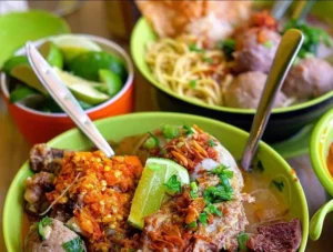 11 Bakso Solo Legendaris: Rasa Juara, Dekat Jogja
