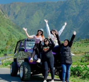12 Destinasi Wisata Jawa Tengah Hits 2025: Murah & Keren!