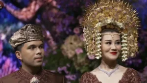 50 Pantun Cinta Minang: Bikin Pasangan Jatuh Hati