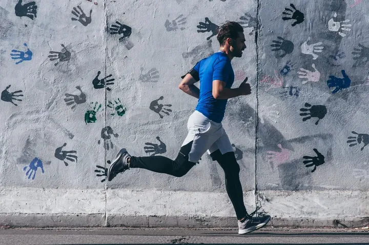 7 Sepatu Jogging Lokal Terbaik 2025: Nyaman, Ringan, Anti-Slip