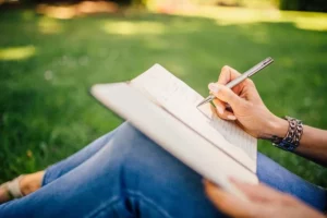 AI & Fanfiction: Partner Menulis Cerita Epikmu Sekarang!