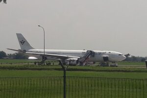 Ancaman Bom Saudia Airlines: Penumpang Aman, Cek Fakta Terkini