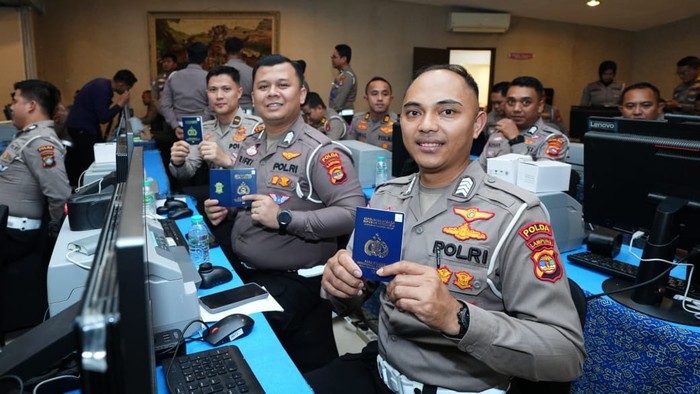 BPKB Elektronik Mobil Sudah, Motor Kapan? Cek Info Lengkapnya!