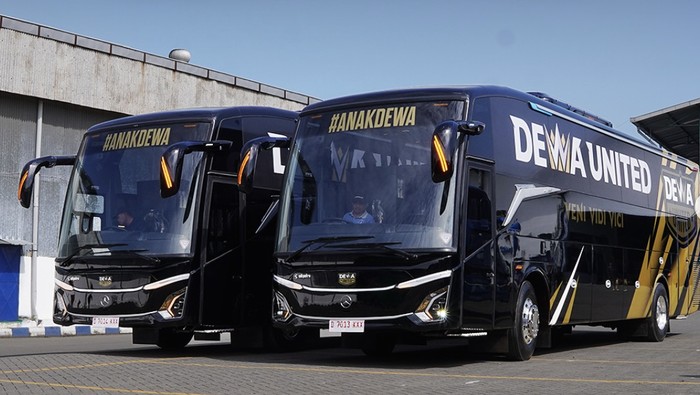 Bus Mewah Dewa United: Adiputro & Sasis Mercedes-Benz Baru