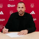 Heitinga Resmi Latih Ajax Amsterdam: Gantikan Alfred Schreuder