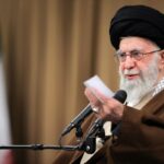 Iran Runtuh: Kapal Induk AS, Indonesia, & Dampak Global