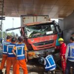 Kecelakaan Maut Bus-Truk: 4 Penyebab Utama yang Mengejutkan