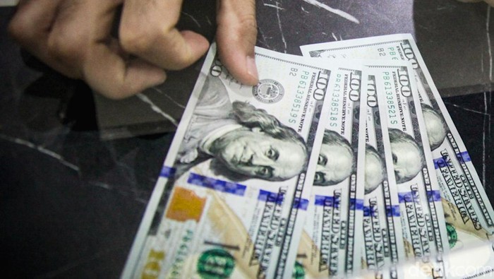 Kurs Dolar AS Anjlok, Rupiah Menguat ke Rp 16.100