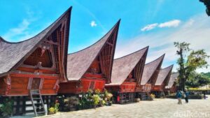 Misteri Huta Siallagan: Desa Kanibal di Danau Toba?