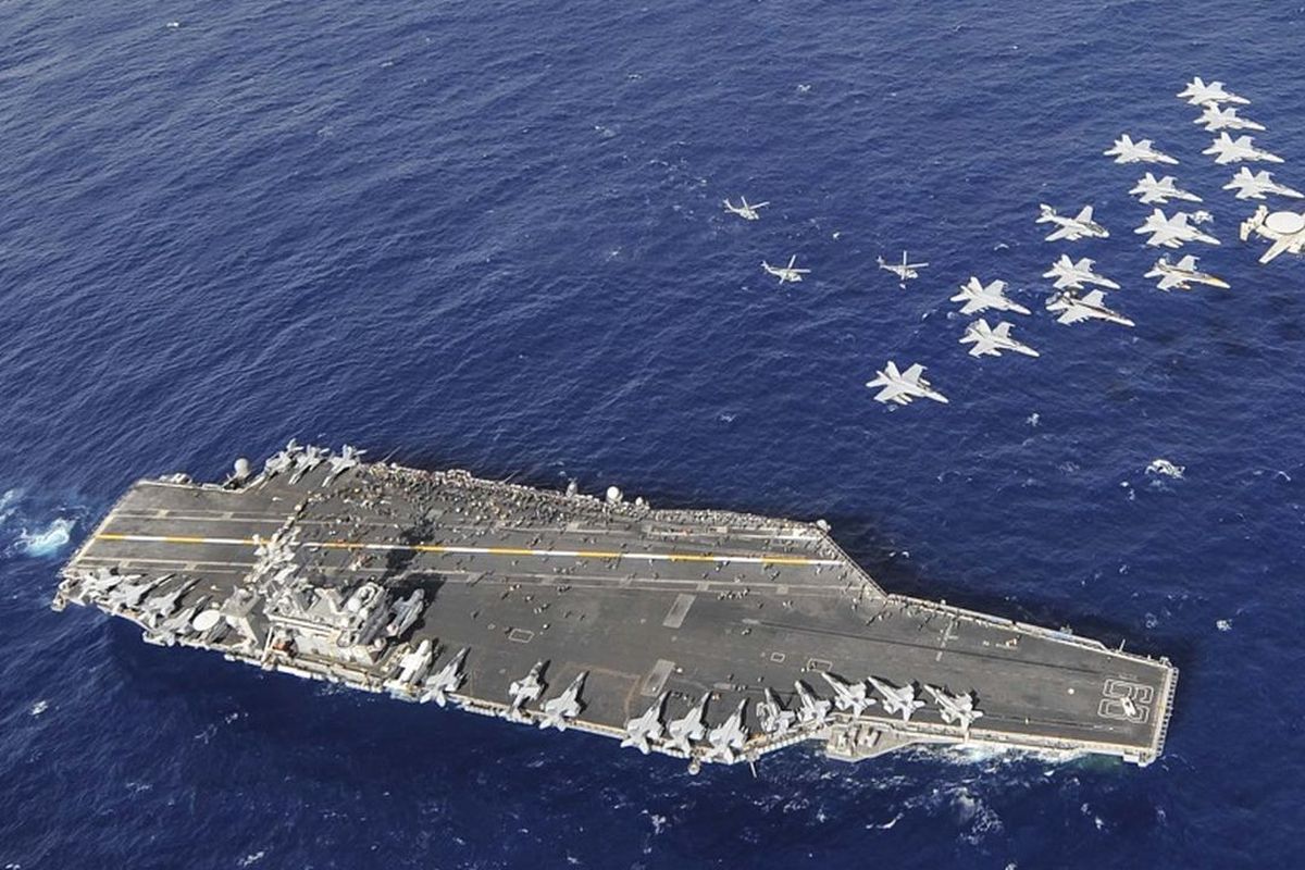 Misteri USS Nimitz: Kapal Induk AS Padamkan Sinyal di Indonesia?