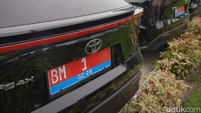 Mobil Dinas Pejabat Hampir Rp1 Miliar? Istana Buka Suara