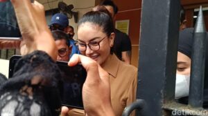 Nikita Mirzani Muncul: Potret Terbaru Usai Lama Ditahan