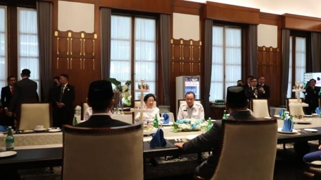 PDIP Goda Jabatan Kabinet? Strategi Cerdas atau Jebakan?