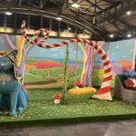 Pameran Seni Surealis Syakieb Sungkar: Dunia Kucing yang Memukau