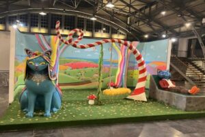 Pameran Seni Surealis Syakieb Sungkar: Dunia Kucing yang Memukau