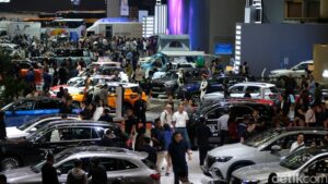 Penjualan Mobil Anjlok: Penyebab & Solusi Terkini Diungkap