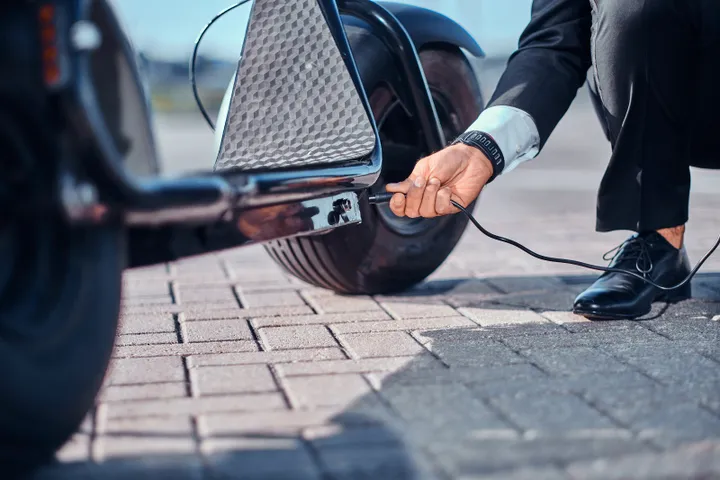 Rahasia Baterai Sepeda Listrik Awet? Cara Charger Aman!