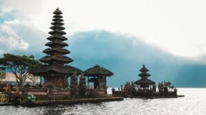 Rahasia Suci Pura Bali: Menstruasi & Tradisi Terlarang yang Memukau