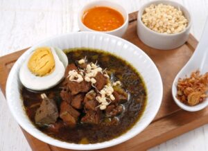 Resep Rawon Sapi Surabaya: Legendaris, Mlekoh, Bikin Nagih