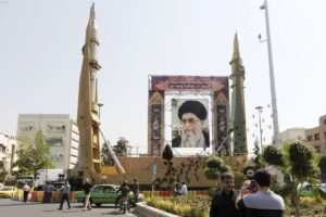 Rezim Iran Runtuh: Nasib Reza Pahlavi & Masa Depan Iran