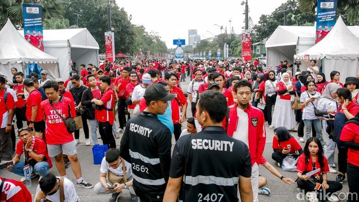 SUGBK Dipadati Suporter! Timnas Indonesia vs China Segera!