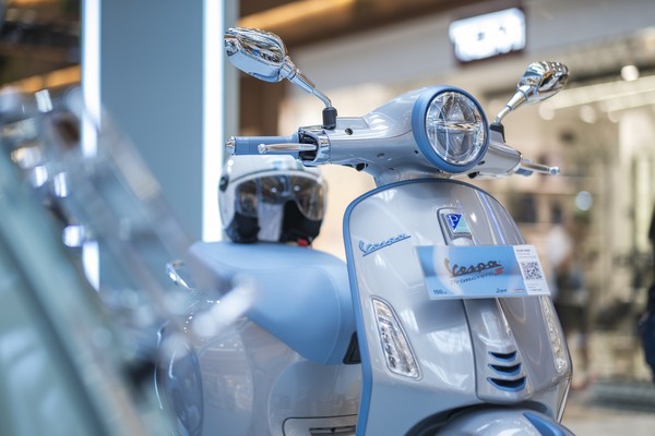 Vespa Primavera & Sprint: Warna Baru Rayakan Ulang Tahun ke-79