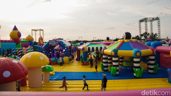 Wahana Inflatable Raksasa: Sensasi Pertama Kali di Indonesia!