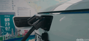 mudik mobil listrik, lokasi SPKLU sumatera, stasiun pengisian kendaraan listrik, mudik ramah lingkungan, perjalanan mobil listrik sumatera, tips mudik listrik, SPKLU strategis, mudik hemat energi, kendaraan listrik Indonesia, perjalanan jauh mobil listrik