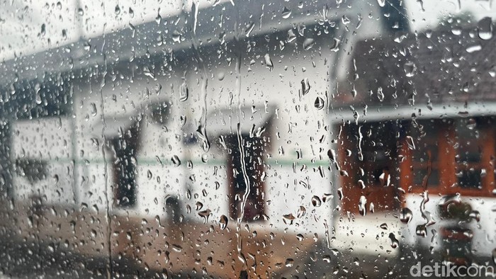 cuaca hari ini, hujan Indonesia, BMKG, prakiraan cuaca, Jakarta hujan, cuaca ekstrem, berita cuaca, hujan lebat, angin kencang, peringatan cuaca