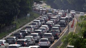 Sebanyak 89 ribu kendaraan melintas di Puncak Bogor melalui tol pada H+2 Lebaran. Lonjakan arus lalu lintas terjadi akibat tingginya minat wisata masyarakat.