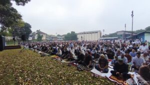 Jemaah Muhammadiyah Bandung Salat Id Lapangan Lodaya