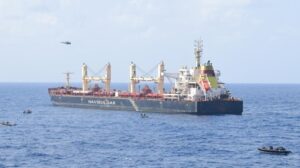 pembajakan kapal, Laut Somalia, tanker minyak, UKMTO, keamanan maritim, perompakan, jalur pelayaran, perdagangan global, energi dunia, Afrika Timur