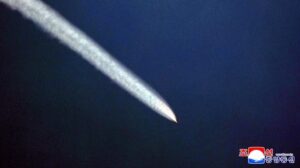 Korea Utara, Korea Selatan, Laut Timur, proyektil, rudal, Semenanjung Korea, ketegangan global, militer, berita internasional, geopolitik