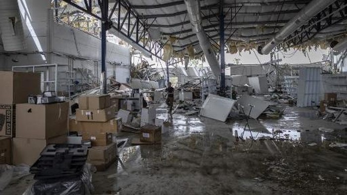 Iran, Israel, Tel Aviv, serangan rudal, konflik Timur Tengah, militer Iran, korban luka, eskalasi konflik, berita internasional