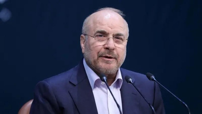 Iran, Selat Hormuz, Amerika Serikat, blokade pelabuhan, konflik Iran AS, geopolitik Timur Tengah, jalur minyak dunia, krisis energi, militer Iran, ketegangan global