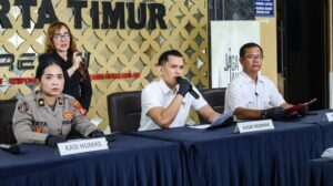 ganjal ATM, Jakarta Timur, komplotan ATM, kejahatan perbankan, modus penipuan ATM, pencurian rekening, keamanan transaksi, tips aman ATM, polisi, kriminalitas