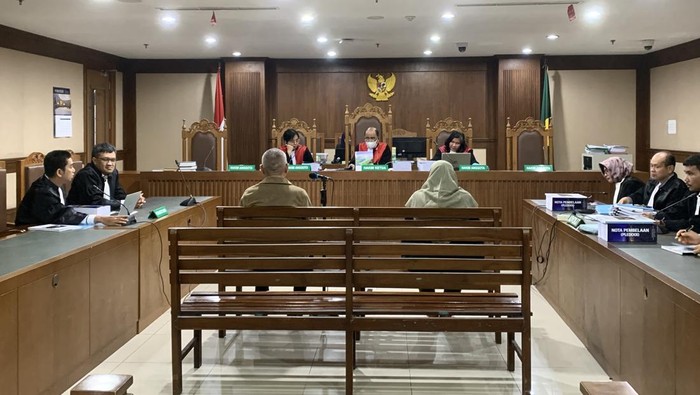 korupsi lng, pledoi terdakwa, kasus korupsi, sidang tipikor, berita hukum, proyek energi, uang negara, pengadilan tipikor